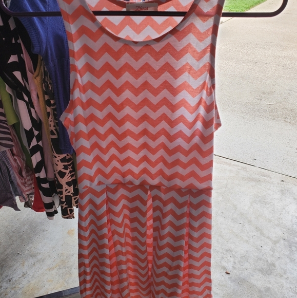 7 Dresses size small - Picture 4 of 9